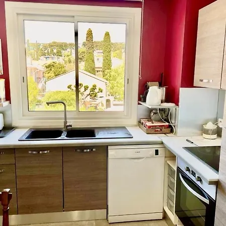 Plein Centre Type 3 Avec Parking * Sanary-sur-Mer